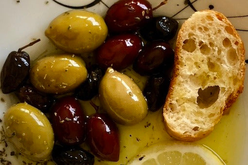 🧂 How to Mix & Serve – Olive Bar-Style Recipes